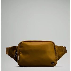 🤎One Left!🤎LARGE-Lululemon Everywhere Belt Bag-Burnt Caramel